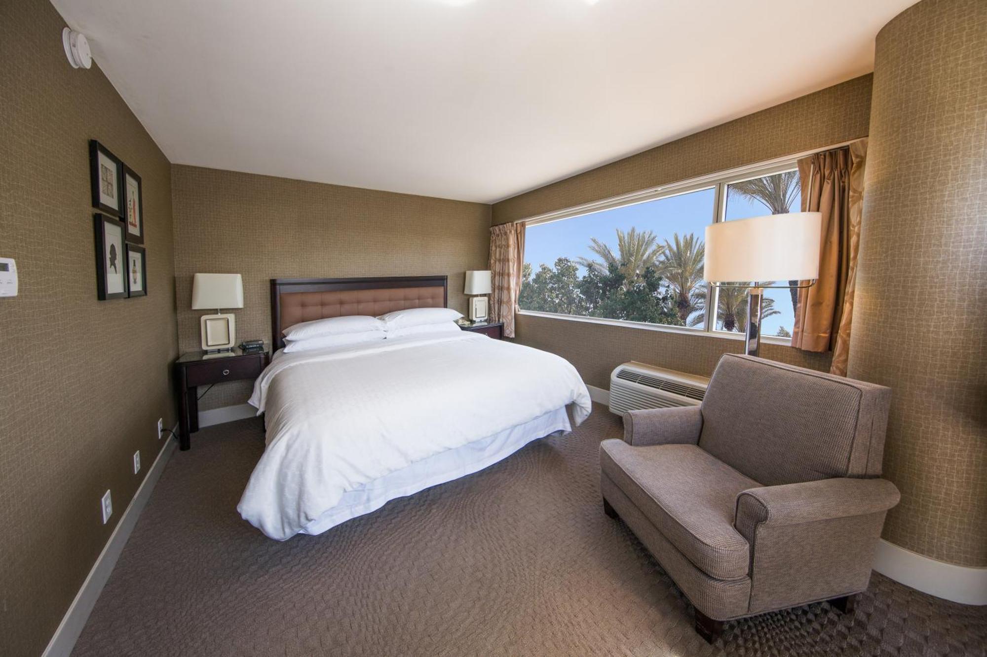 Sheraton Ontario Airport Hotel Экстерьер фото