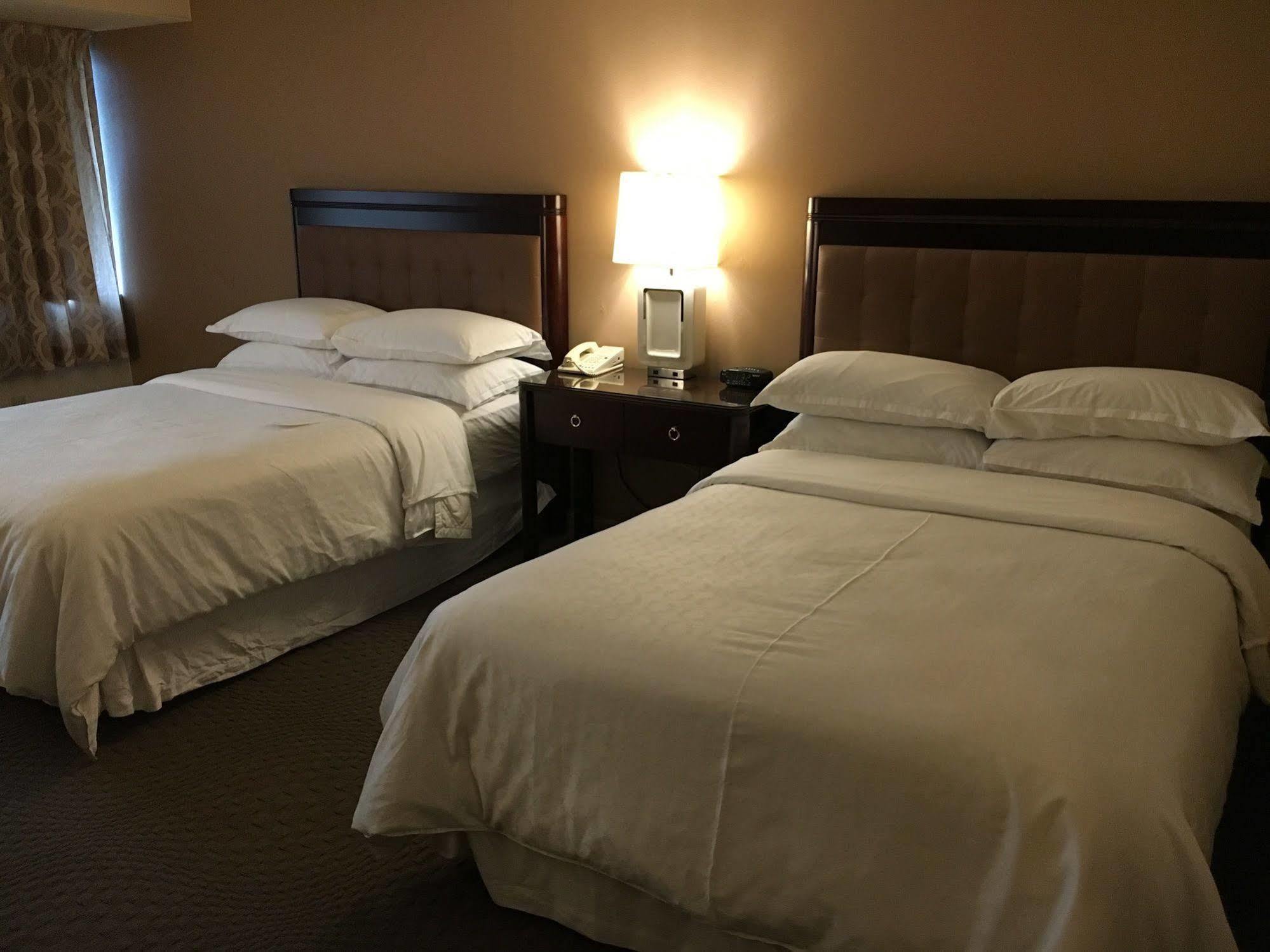 Sheraton Ontario Airport Hotel Экстерьер фото