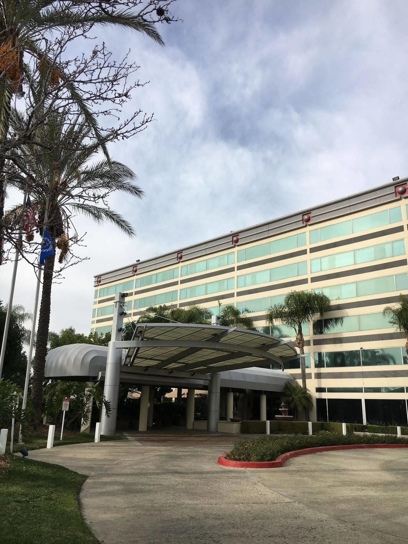 Sheraton Ontario Airport Hotel Экстерьер фото