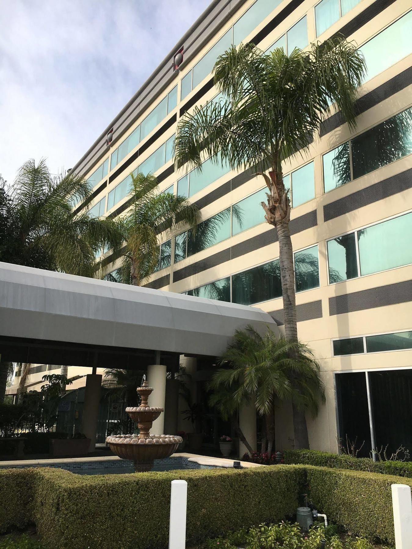 Sheraton Ontario Airport Hotel Экстерьер фото